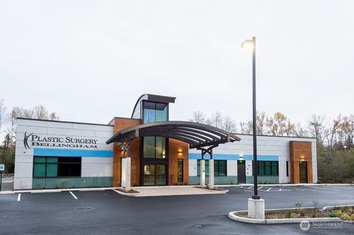 102-2500 Squalicum Pkwy, Bellingham, WA, 98225-1856 | Card Image