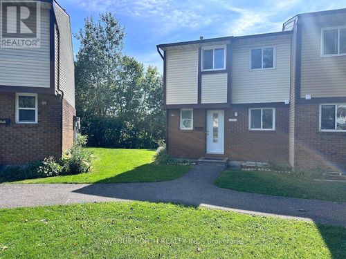 7-1370 Foxwell St, Gloucester, ON, K1B5J2 | Card Image