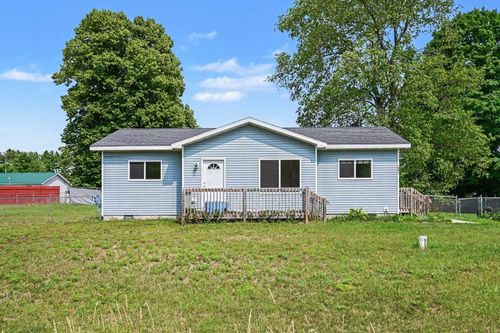 3328 Clyde Dr, Mesick, MI, 49668 | Card Image