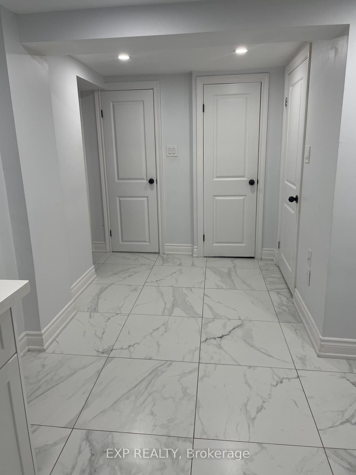 Residential Lease in Toronto E04 2