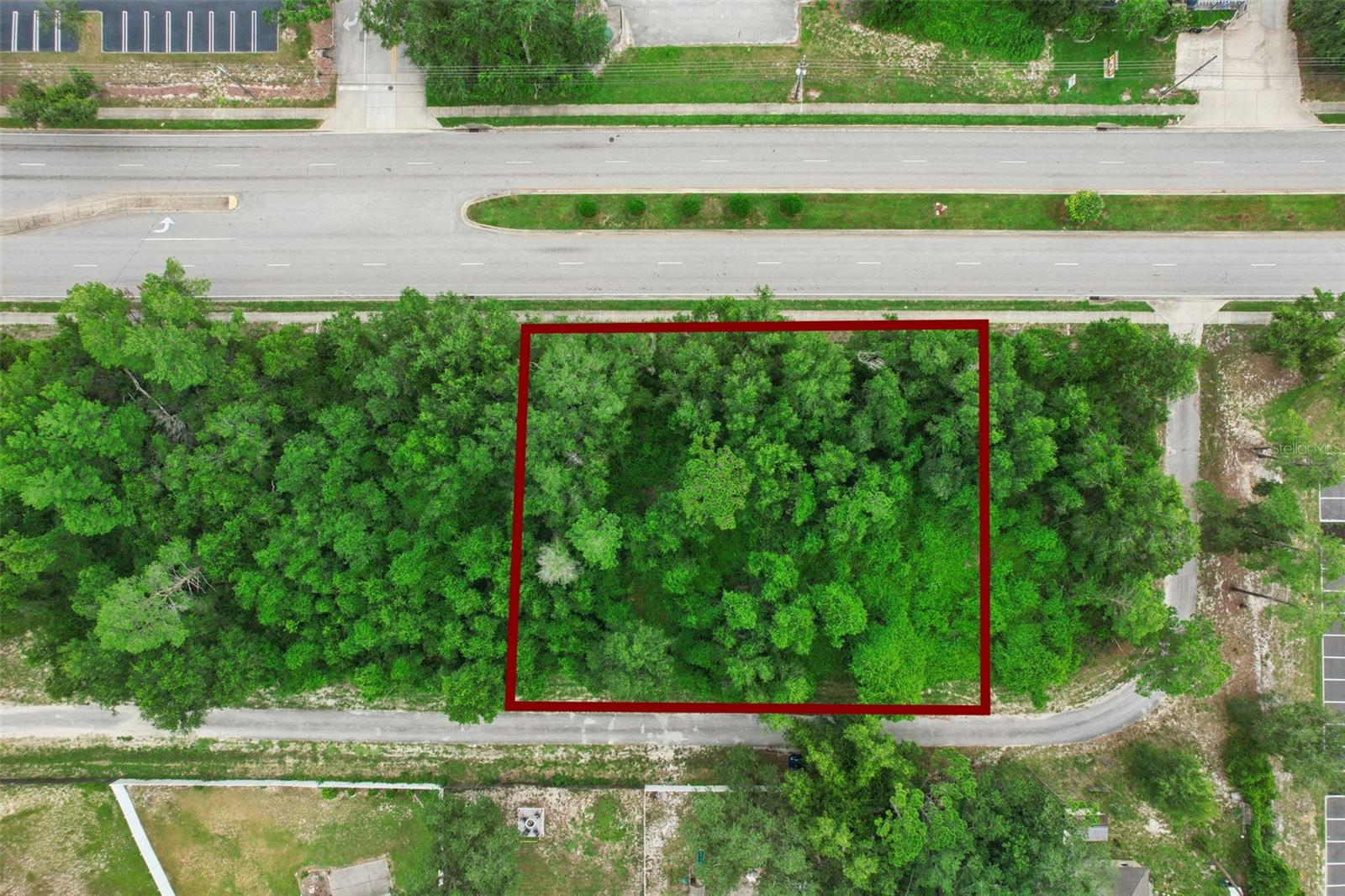Land in DELTONA