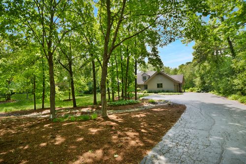 24 Robin Crest Rd, Hawthorn Woods, IL, 60047-8963 | Card Image