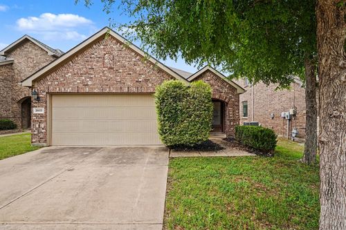 2833 Houston Wood Dr, Fort Worth, TX, 76244-5563 | Card Image