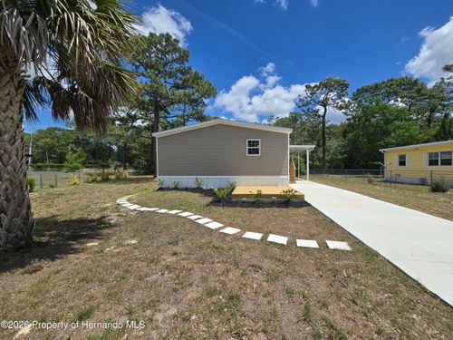7238 Fitzpatrick Ave, Brooksville, FL, 34613-5983 | Card Image
