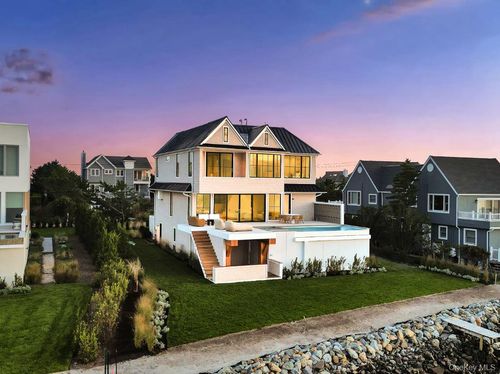 498 Dune Road, Southampton, NY, 11978 | Card Image