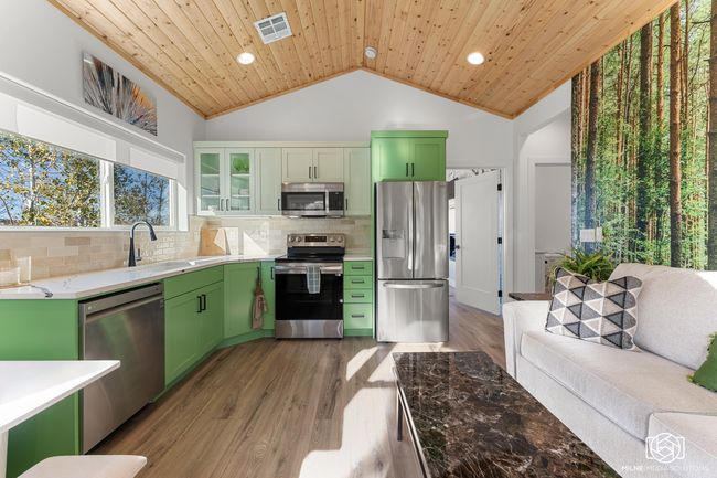 Kitchen/Living Room | Image 7