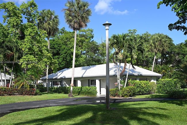 V-16 - 1130 Cypress Dr, Home with 3 bedrooms, 3 bathrooms and null parking in Pompano Beach FL | Image 4
