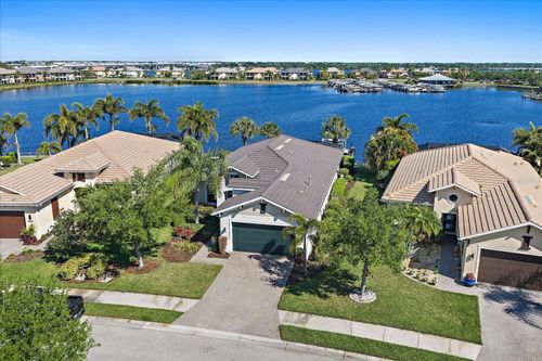 5040 Lake Overlook Ave, Bradenton, FL, 34208-5711 | Card Image