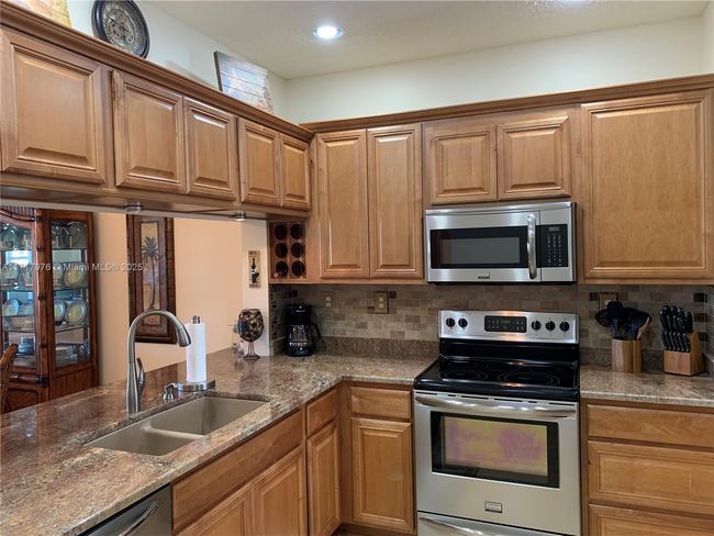 APT-15 - 6062 Se Landing Way, Condo with 2 bedrooms, 2 bathrooms and null parking in Stuart FL | Image 4