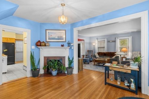 260 Maple St, New Bedford, MA, 02740-2402 | Card Image