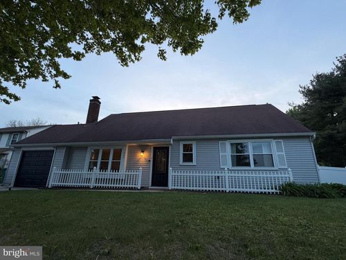 609 S Queen Anne Dr, FAIRLESS HILLS, PA, 19030-3811 | Card Image