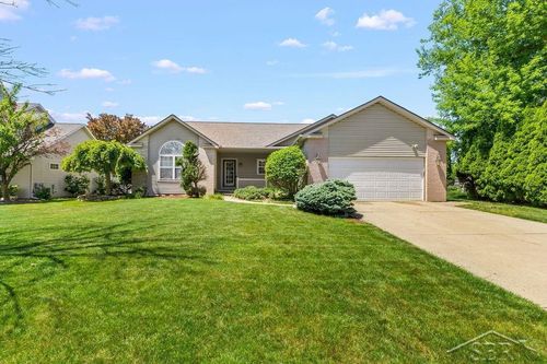 2961 Laurel Park, Saginaw Charter Township, MI, 48603 | Card Image