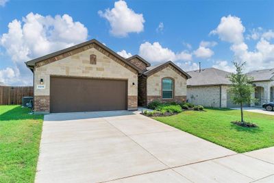 1215 Dublin Drive, House other with 3 bedrooms, 2 bathrooms and null parking in Cleburne TX | Image 3