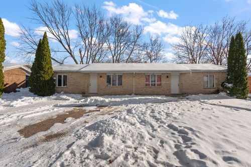 140-136-140 Meadows Cir, Crown Point, IN, 46307-8648 | Card Image