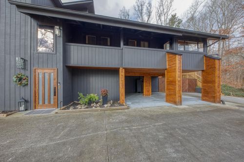 333 Enchanted Forest Ln, Sevierville, TN, 37876-1931 | Card Image