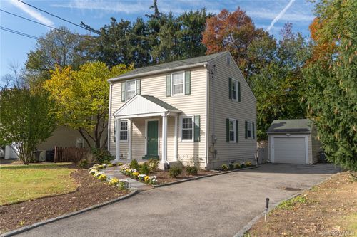 93 Beverly Rd, White Plains, NY, 10605-3307 | Card Image