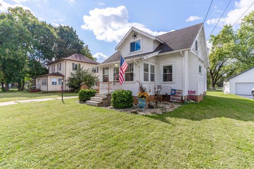 17 W Madison Ave, Milton, WI, 53563-1228 | Card Image