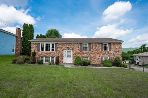 1216 Zucco Ln, Johnstown, PA, 15905-1169 | Card Image