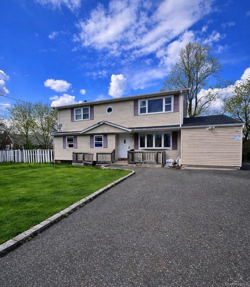 69 Commercial Blvd, Central Islip, NY, 11722-1034 | Card Image