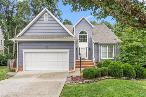 5200 Autumn Woods Dr, Greensboro, NC, 27407-5065 | Card Image