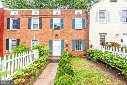 9832 Buckner Rd, MANASSAS, VA, 20110-5937 | Card Image