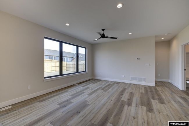 4501 Shale Cir, House other with 3 bedrooms, 2 bathrooms and null parking in Mills WY | Image 9