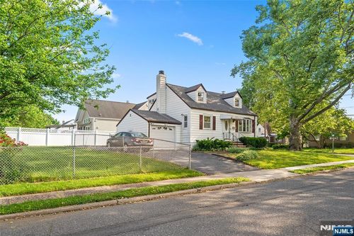 32-06 Rosalie St, Fair Lawn, NJ, 07410-4737 | Card Image