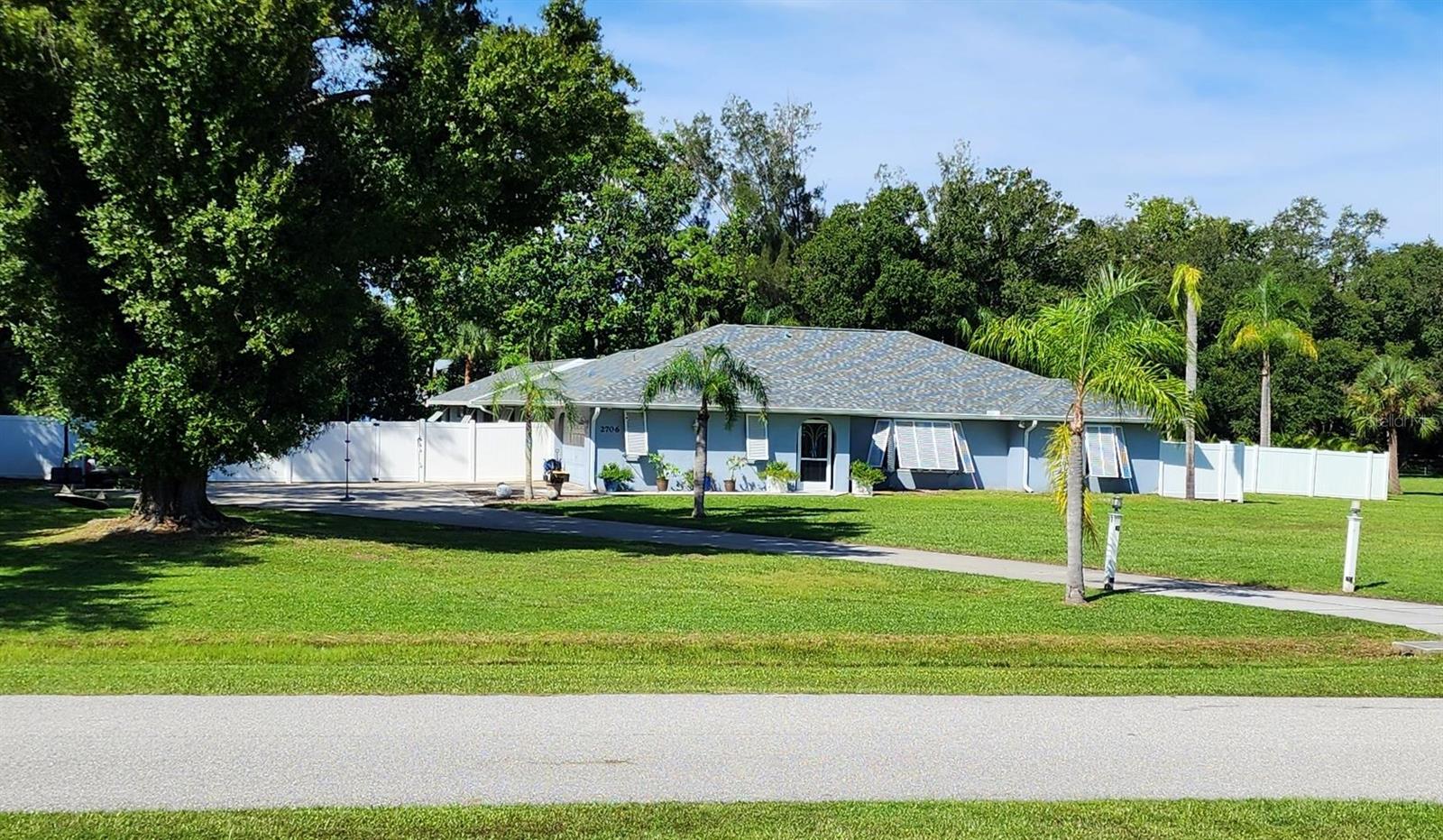 Hermitage Blvd, Venice, FL 34292