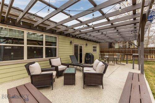 325 Cedar Wood Cir, Bozeman, MT, 59718-8211 | Card Image