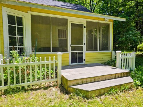 7125 Maple Ave, South Haven, MI, 49090-9647 | Card Image