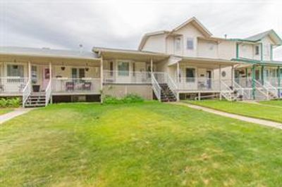 119 3 St Ne, Home with 2 bedrooms, 1 bathrooms and 2 parking in Medicine Hat AB | Image 3