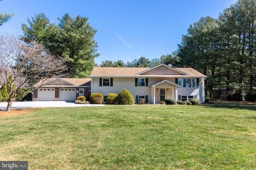 19531 Middletown Rd, FREELAND, MD, 21053-9406 | Card Image