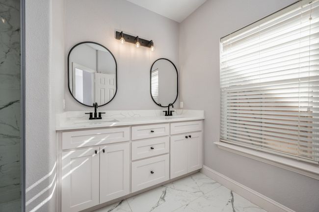 500 Mattie Ln, House other with 3 bedrooms, 3 bathrooms and null parking in Lake Dallas TX | Image 16