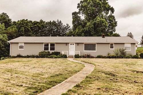 2-1330 James Cir, Zanesville, OH, 43701-6018 | Card Image