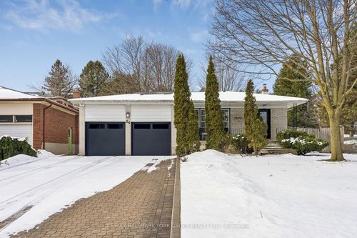 24 Coral Harbour Cres, Thornhill, ON, L3T2Z7 | Card Image