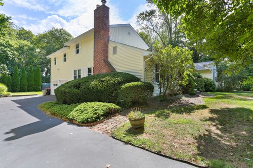 3 Lancaster Dr, Norwalk, CT, 06850-2310 | Card Image