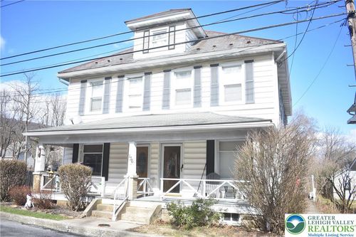 136 Sanders Rd, Pen Argyl, PA, 18072-9711 | Card Image