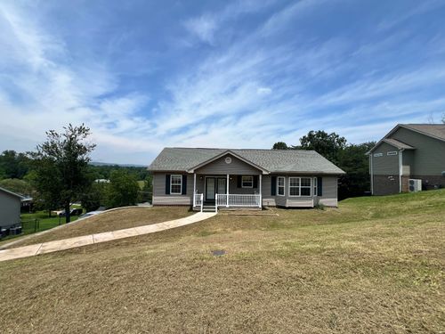 825 Tommie Ln, Soddy Daisy, TN, 37379-8092 | Card Image