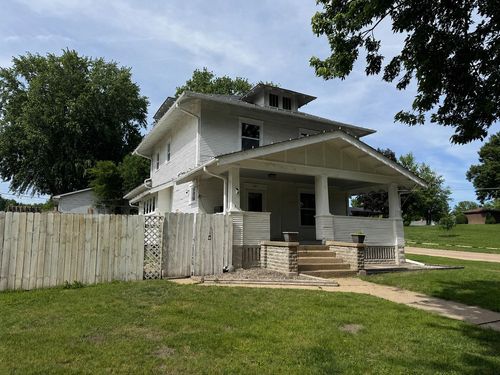 829 11th Ave, Fulton, IL, 61252-1310 | Card Image