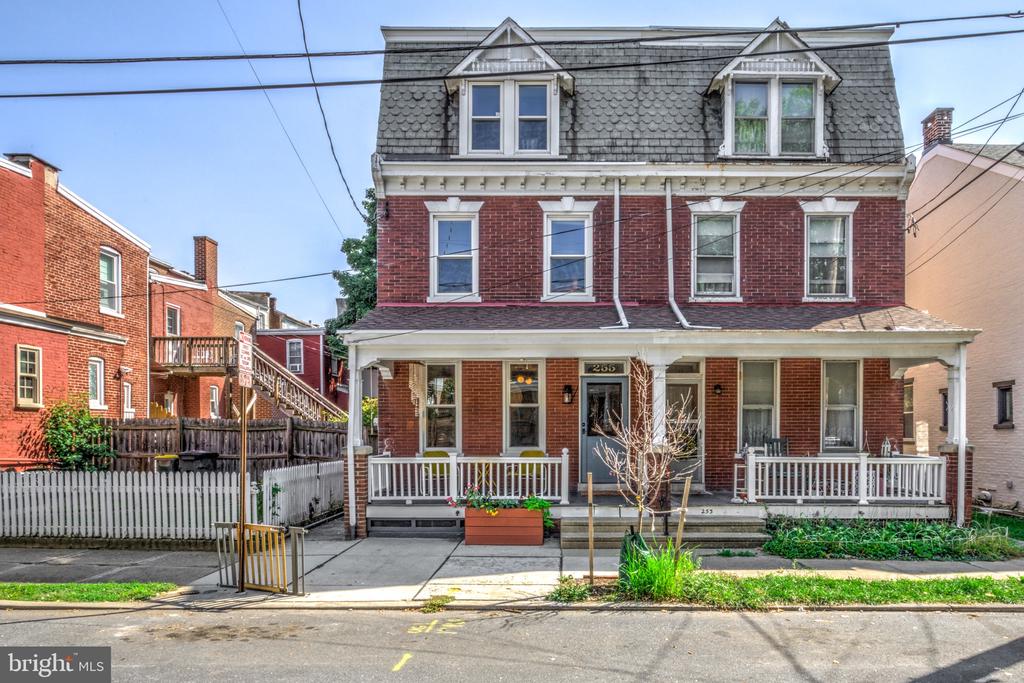 Elm St, Lancaster, PA 17603