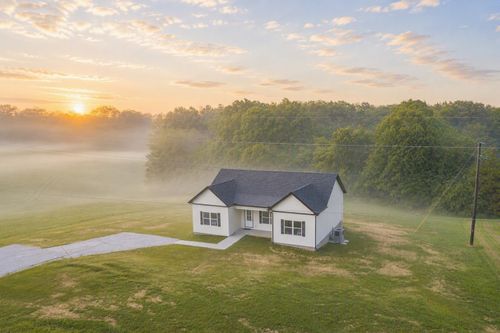 831 Wells Rd, Dickson, TN, 37055-3814 | Card Image