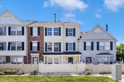 572 Hollyberry Way, FREDERICK, MD, 21703-6216 | Card Image