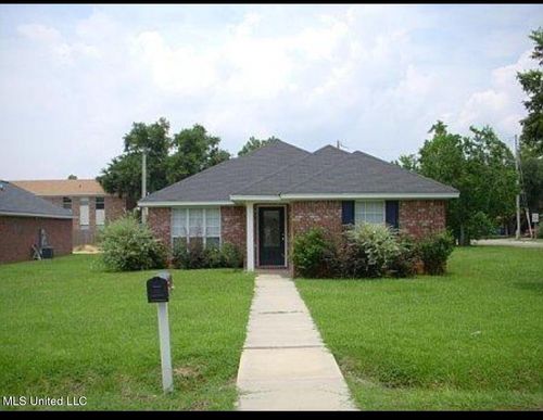 20044 Commission Rd, Long Beach, MS, 39560-2672 | Card Image