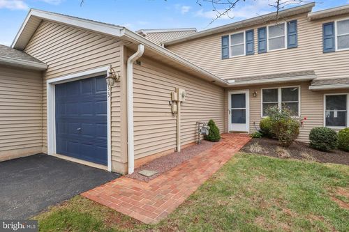 39-2633 Grandview Park Dr, YORK, PA, 17408-1482 | Card Image