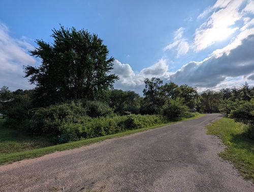 210 Platte Dr, Dixon, IL, 61021-7381 | Card Image