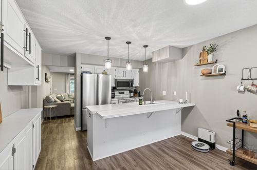 44 Walden St, Burnsville, MN, 55337-3653 | Card Image