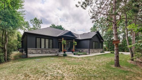 8443 Goosemarsh Line, Grand Bend, ON, N0M1T0 | Card Image