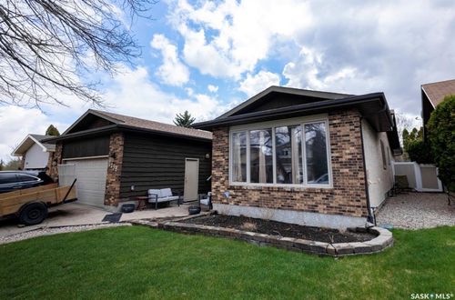 2258 Newis Bay E, Regina, SK, S4V0S5 | Card Image