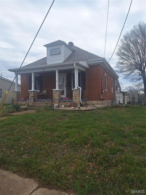 711 W 9th Street, Washington, MO, 63090 | Card Image