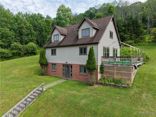 5736 Plum Brook Rd, Great Valley, NY, 14741-9755 | Card Image